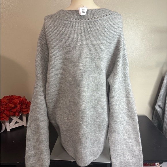 GAP Women's Gray Sweater - Picture 2 of 5